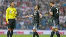 Pemain baru Chelsea, Pedro Rodriguez memprotes wasit saat laga Liga Premier Inggris melawan WBA di Stadion The Hawthorns, Inggris, Minggu (23/8/2015). Chelsea berhasil mengalahkan WBA 3-2. (Action Images via Reuters/Carl Recine)