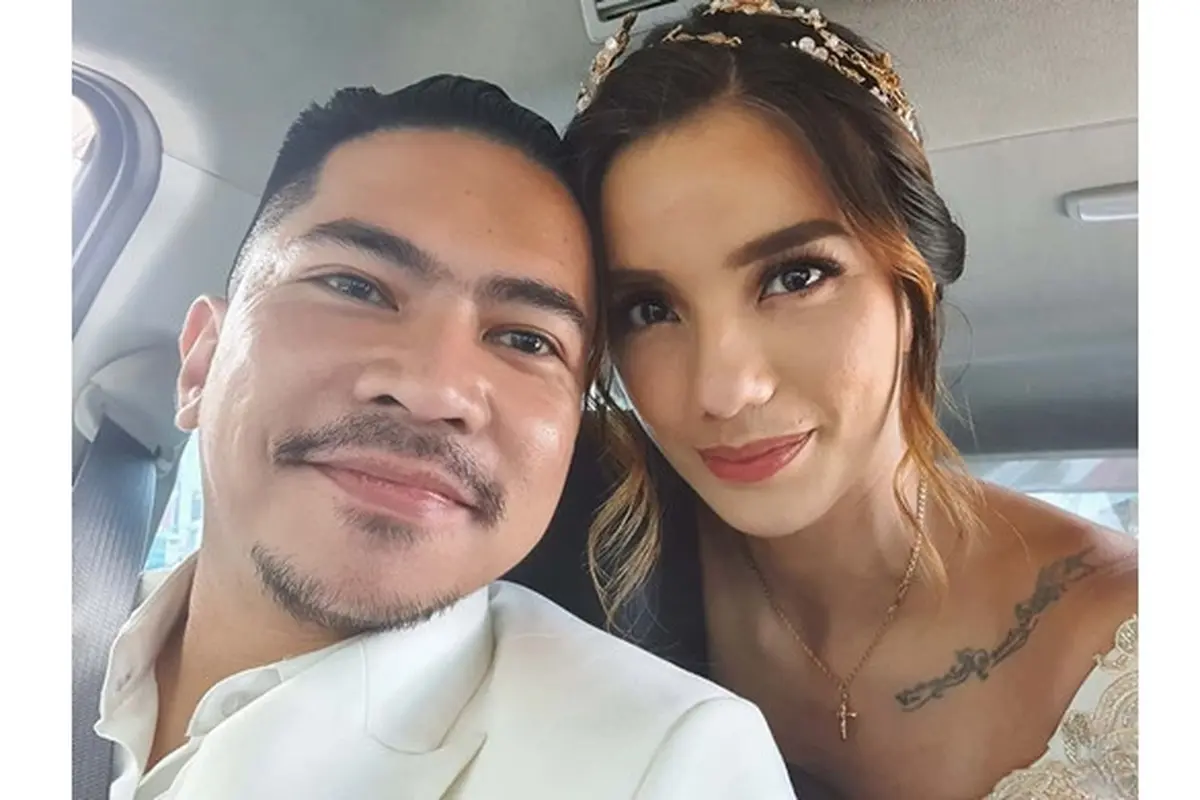 6 Potret Mesra Sheila Marcia dan Dimas Akira Usai Menikah, Tunjukan Senyum Bahagia