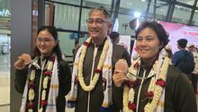 Kepulangan atlet loncat indah Indonesia usai tampil di SEA Games 2025 (Liputan6.com/Thomas)