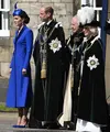 Menghadiri upacara penobatan Raja Charles III dan Ratu Camilla di Skotlandia, Rabu, 5 Juli 2023. Kate Middleton tidak mengenakan jubah seremonial, ia justru tampil mengenakan mengenakan coatdress biru tebal dari salah satu desainer pilihannya, Catherine Walker. Potongan mode itu dipasangkan dengan topi serasi dari Philip Treacy. @princeandprincessofwales
