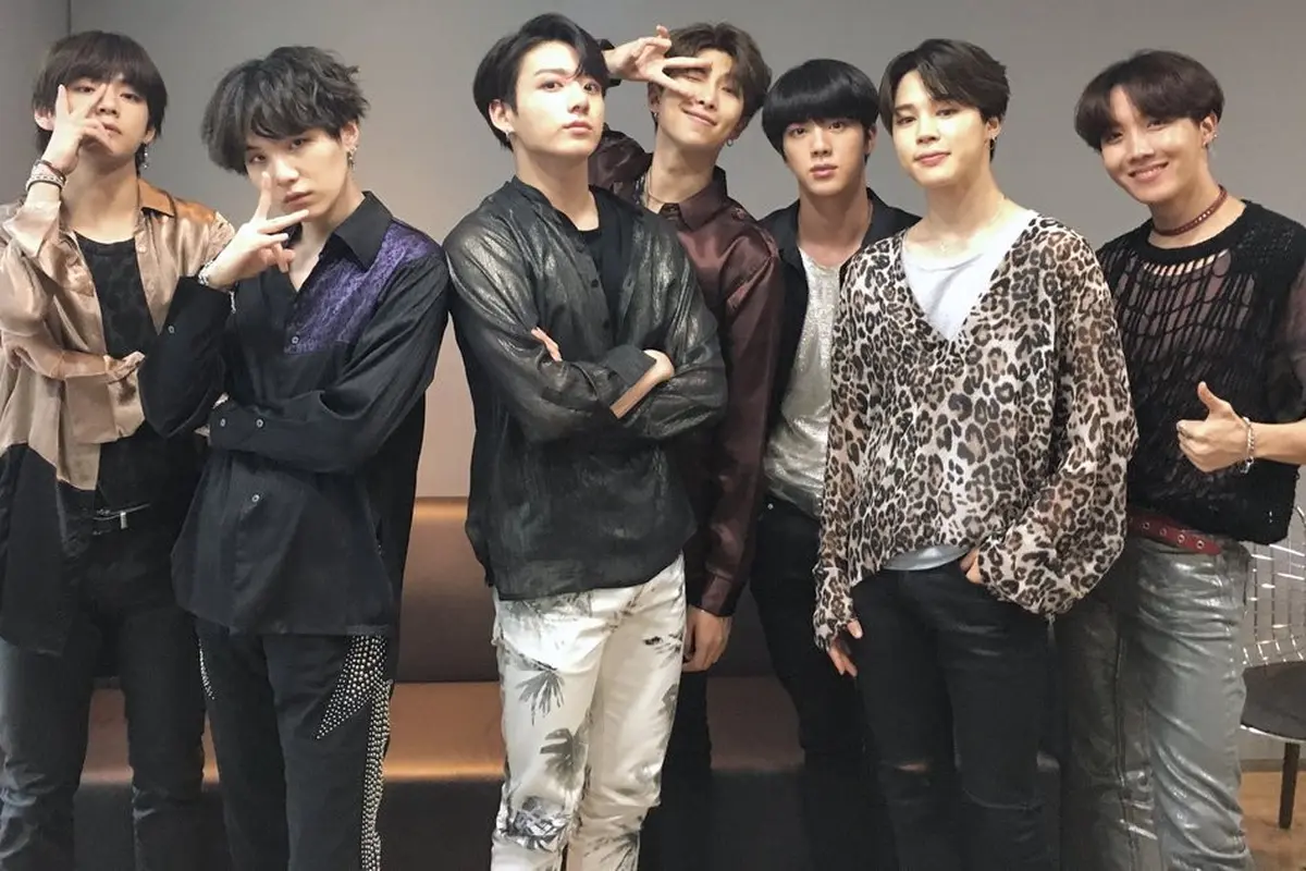 [Bintang] Keren, Fake Love BTS Bertahan di Chart Billboard Hot 100
