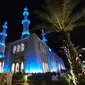 Masjid Raya Sehikh Zayed, Solo menggelar salat tarawih pertama pada bulan Ramadan, Senin malam (11/3).(Liputan6.com/Fajar Abrori)