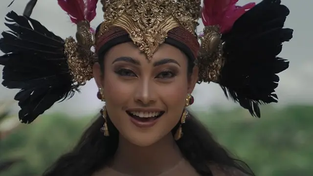 7 Potret Novia Bachmid Sepupu Irfan Bachdim Pakai Baju Adat, Banjir Pujian