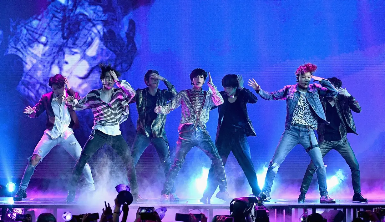 BTS juga menjadi satu-satunya grup K-pop yang pernah menyabet penghargaan dari Billboard Music Awards. (AFP/Ethan Miller/GETTY IMAGES NORTH AMERICA)