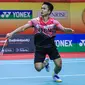 Tunggal putra Indonesia Anthony Sinisuka Ginting saat menghadapi&nbsp; Li Shi Feng asal China pada laga perempatfinal India Open di KD Jadhav Indoor Hall, New Delhi, Jumat, 20 Januari 2023. (foto: PBSI)
&nbsp;
&nbsp;