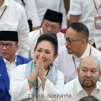 Titiek Soeharto turut setia mendampingi kubu Prabowo-Gibran hingga pada penetapan keduanya sebagai presiden-wakil presiden. [@titieksoeharto]