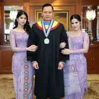 Pesona Annisa Pohan Dampingi AHY Wisuda, Selalu Cantik Kenakan Kebaya hingga Batik (credit: https://www.instagram.com/annisayudhoyono/)
