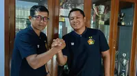 Joko Susilo dan Johan Prasetyo akan kembali berduet, namun kali ini sebagai pelatih dan asisten di Persik Kediri. (Bola.com/Gatot Susetyo)