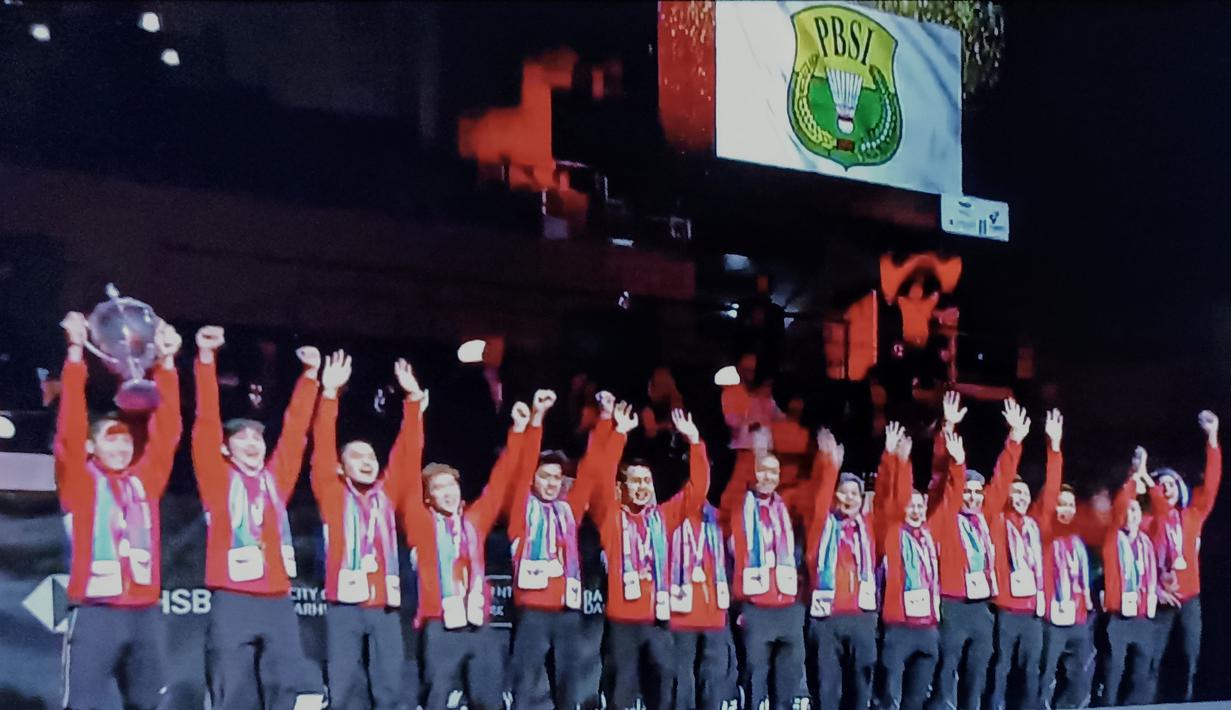 Sudah menjadi tradisi pada ajang bulutangkis ketika bendera negara pemenang akan dikibarkan bersama lagu kebangsaan pada podium perayaan juara. Namun, Indonesia tak bisa merasakan momen-momen sakral tersebut di Piala Thomas 2020. (Tangkapan layar vidio.com)