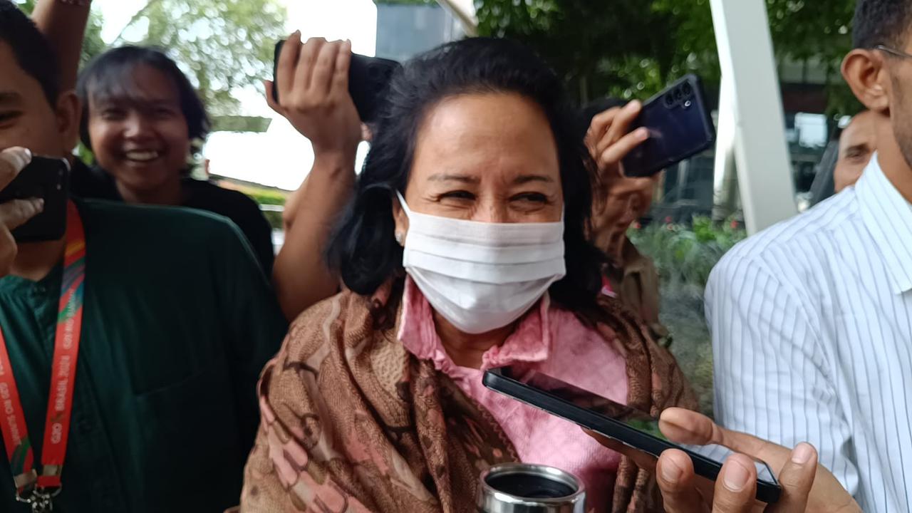 KPK memeriksa mantan Menteri Badan Usaha Milik Negara (BUMN) Rini Soemarno, Senin (10/2/2025).