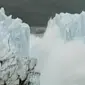 Runtuhnya Gletser Perito Moreno menjadi daya tarik wisatawan.