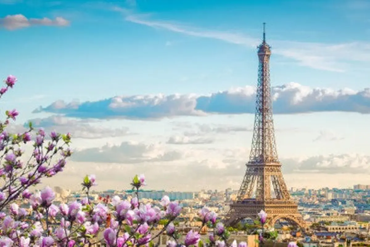 ilustrasi Menara Eiffel, Paris.