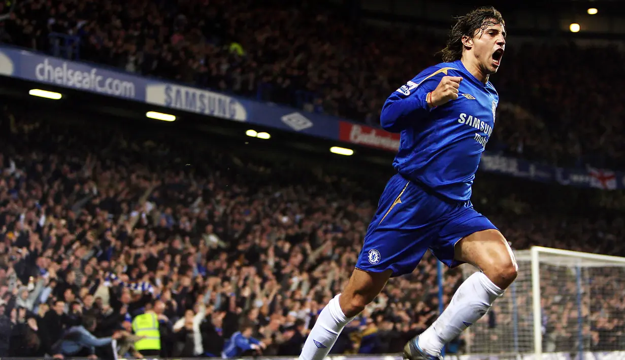 Jauh sebelum berkarier sebagai pelatih, Hernan Crespo, merupakan striker haus gol yang pernah dilatih Jose Mourinho di Chelsea dan Inter Milan. (Foto/AFP/Adrian Dennis)