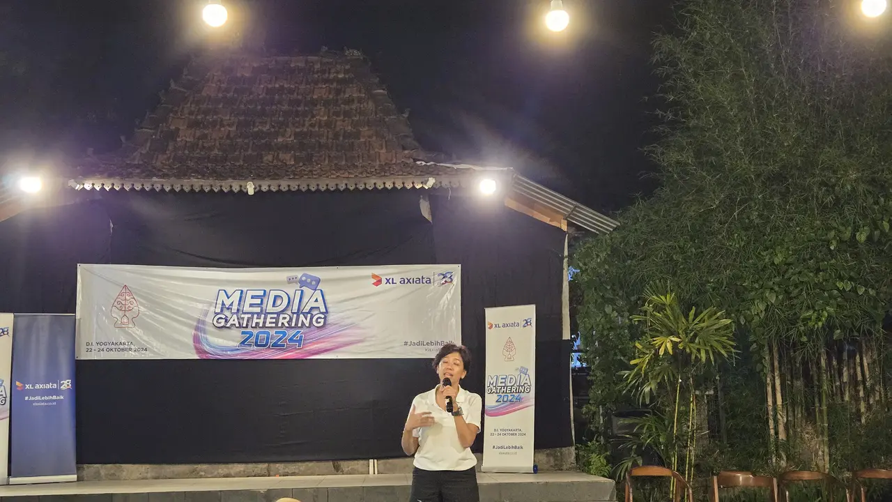 Direktur sekaligus Chief Enterprise Business and Corporate Affairs Officer XL Axiata, Yessie D. Yosetya