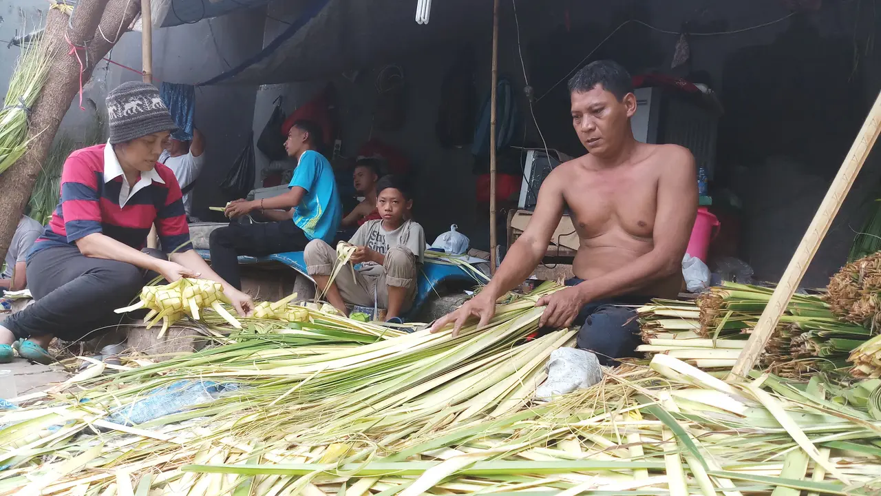 Pedagang Ketupat