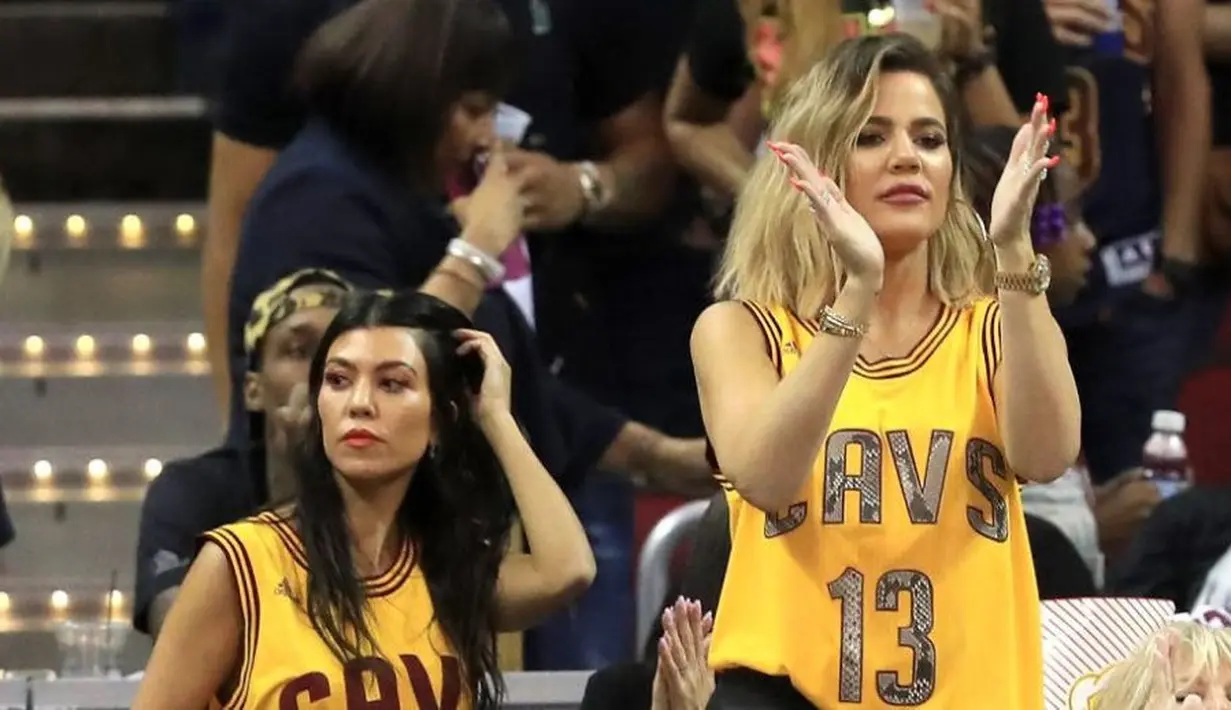 Dan sejauh ini, semua keluarga Kardashian bisa menerima keadaan tersebut. (The Big Lead)