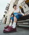 Mengulangi kesuksesan dari koleksi adidas Bali dan adidas Java tahun lalu, adidas kembali mengusung sepatu yang terinspirasi dari keindahan pulau di Indonesia. Kali ini pulau Sumatra lah yang menjadi inspirasi dari koleksi terbaru adidas. [Foto: Adidas.dok]
