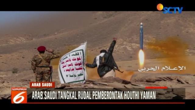 Arab Saudi mencegat sebuah rudal yang ditembakkan oleh pemberontak Houthi Yaman ke arah selatan Kota Riyadh pada Selasa, 19 Desember 2017.