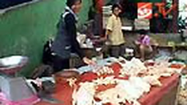 Harga daging ayam di berbagai pasar tradisional Semarang, Jateng dalam beberapa hari belakangan naik cukup drastis. Diperkirakan melambungnya harga daging ayam terkait rencana kenaikan tarif dasar listrik Juli mendatang. 
