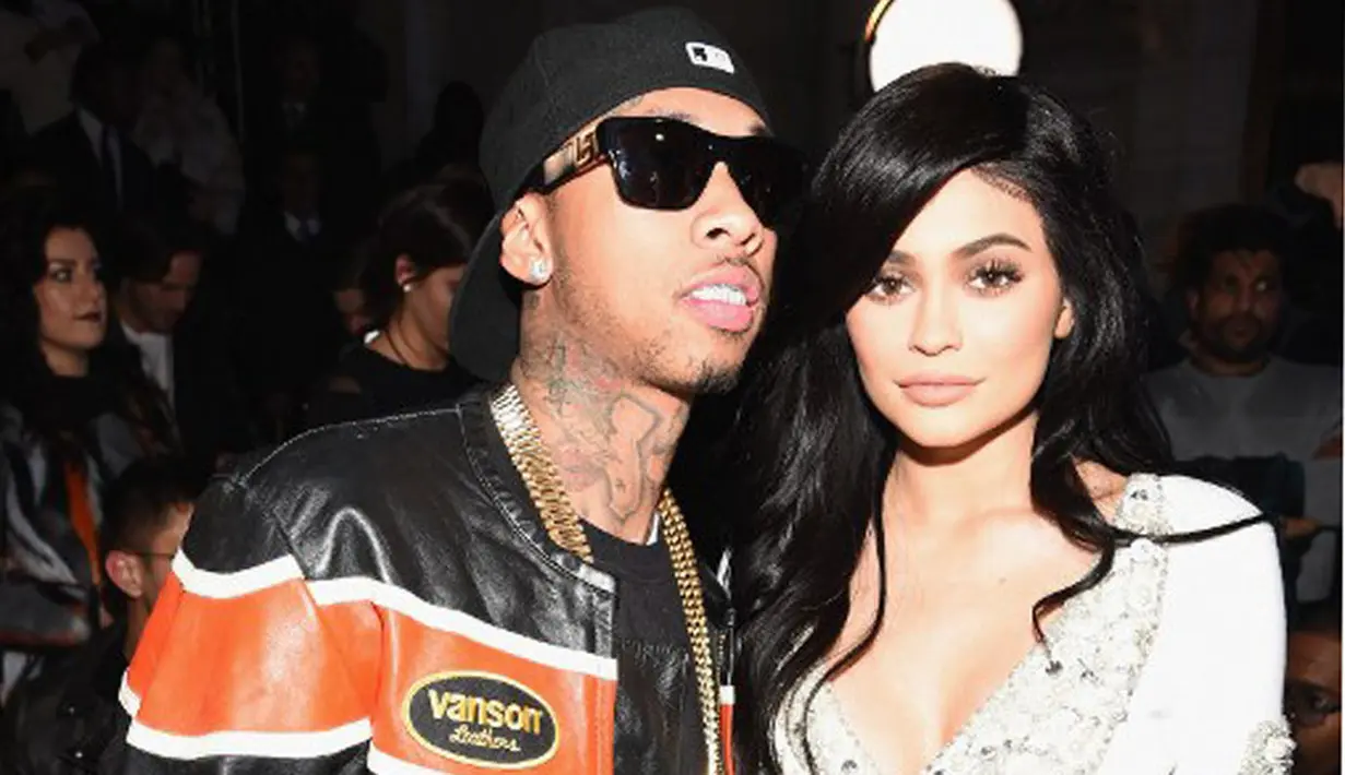 Bersama Tyga, Kylie Jenner memang telah mengakhiri hubungannya dan sudah menjalin cinta lagi dengan Travis Scott. Meskipun begitu, dikabarkan Kylie masih belum bisa berpaling dari Tyga. (AFP/Bintang.com)