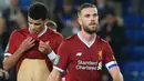 Kapten Liverpool, Jordan Henderson, tampak kecewa usai dikalahkan Leicester pada laga Piala Liga di Stadion King Power, Leicester, Selasa (19/9/2017). Leicester menang 2-0 atas Liverpool. (AFP/Lindsey Parnaby)