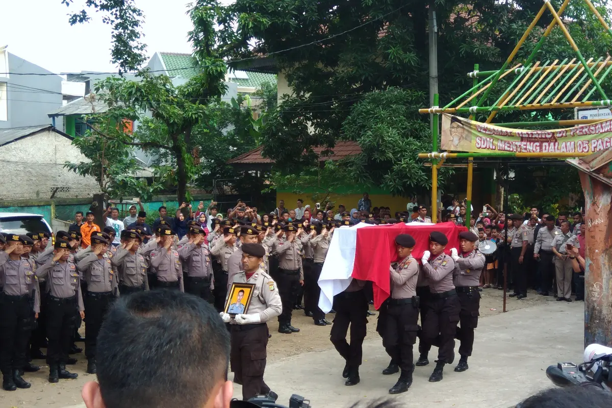 Jenazah Briptu Anumerta Imam Gilang Diberangkatkan ke Klaten