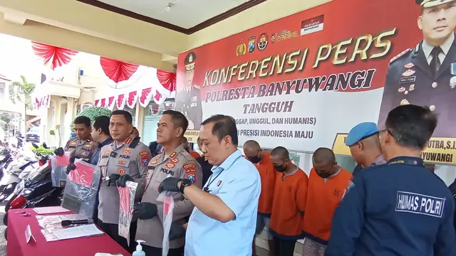 Kapolresta Banyuwangi, Kombespol Rama Samtama Putra saat Konferensi Pers kasus curanmor di Mapolresta Banyuwangi, Selasa 12 Agustus 2025.