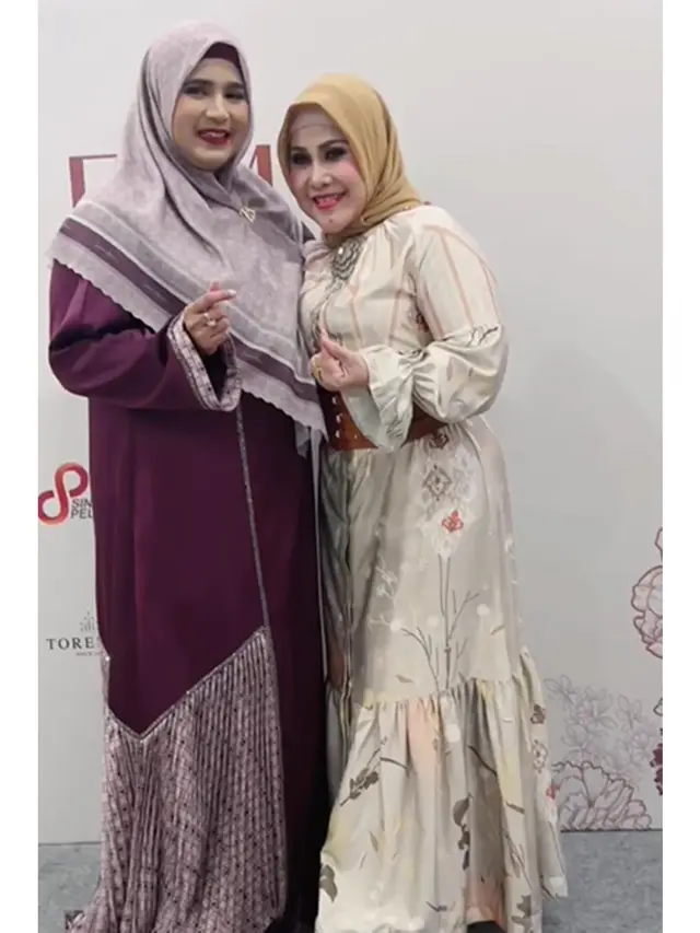 6 Gamis Glamor ala Elvy Sukaesih, Inspirasi Awet Muda di Usia 74 Tahun