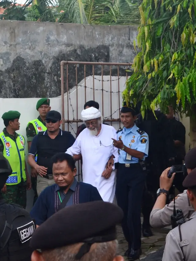 Abu Bakar Baasyir mengajukan PK atas vonis 15 tahun tindak pidana terorisme di PN Cilacap, Jawa Tengah, 2016. (Foto: Liputan6.com/Muhamad Ridlo)