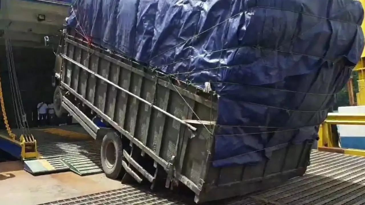 Dianggap Merugikan Dirjen Perhubungan Darat Larang Truk ODOL Masuki Pelabuhan Penyeberangan