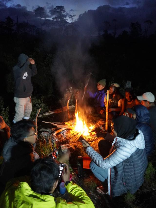 Ekspedisi Puncak Trikora.