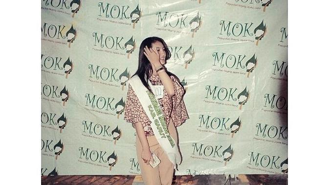 Pernah Jadi Mojang Garut 2015, Ini 6 Foto Lawas Fiolina Tejaay (sumber: Instagram/fiolinatejaay)
