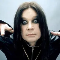 Sungguh seru melihat para lelaki mencoba eyeliner cair untuk pertama kalinya dan siap-siap ngakak, ya.