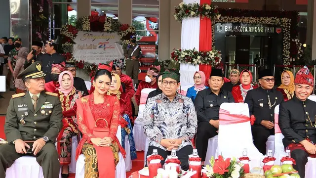 Krisdayanti berkebaya merah (Instagram/krisdayantilemos)