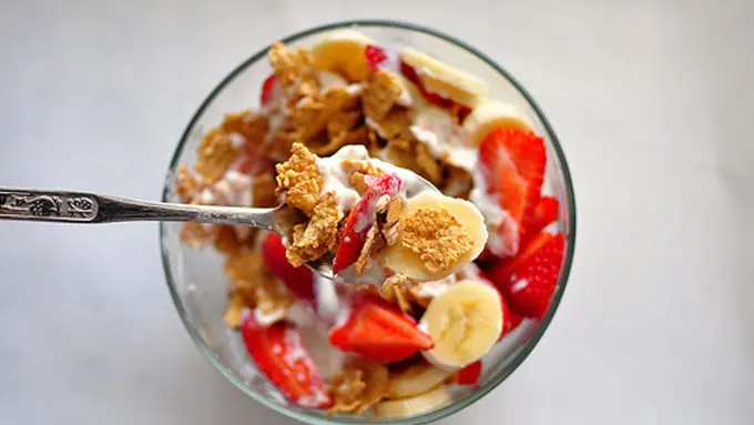 5 Makanan yang Bantu Atasi Sakit Ketika Menstruasi