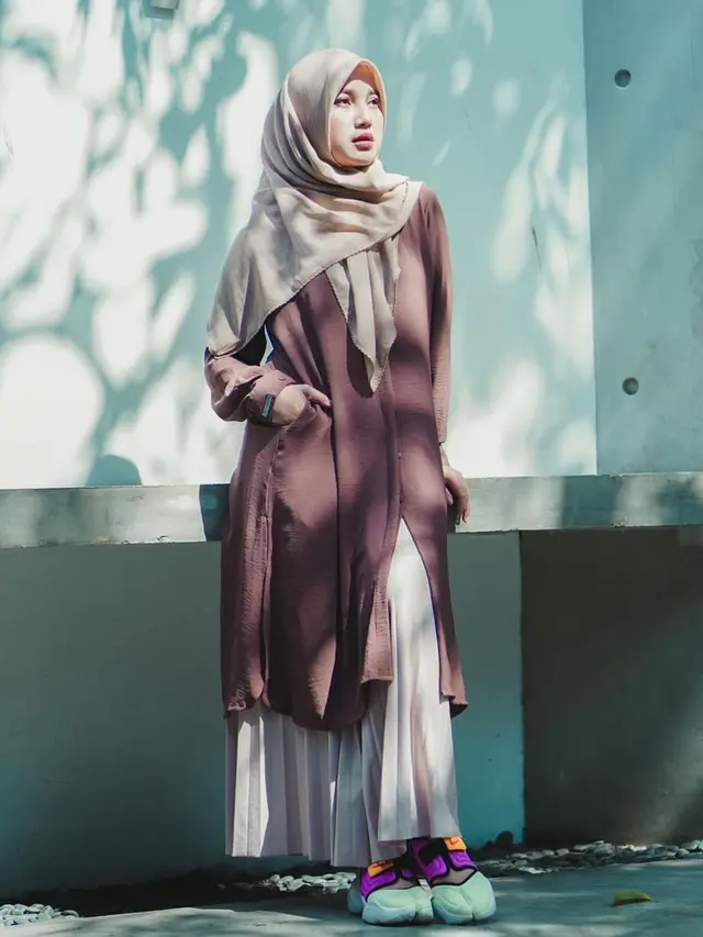 7 Potret OOTD Busana Muslim Ala Chacha Frederica, Inspirasi Gaya Baju Lebaran