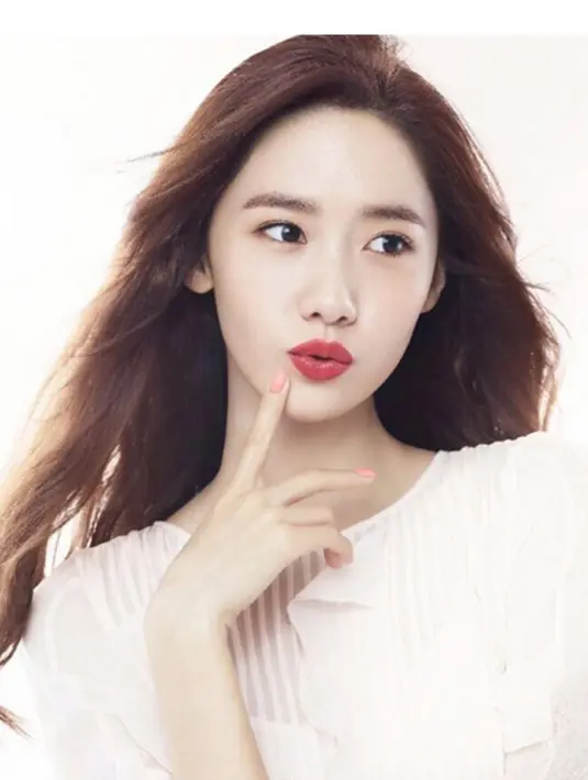 Yoona sangat tertarik untuk mendalami ketertarikannya didunia memasak. Yoona termasuk pribadi yang menyukai kuliner. (instagram/Bintang.com)