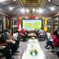 Gubernur Jawa Tengah (Jateng) Ganjar Pranowo bersama Bank Indonesia (BI) dan Institut Pertanian Bogor (IPB) mendorong kebangkitan komoditas bawang putih di Kabupaten Tegal lewat Learning Centre.