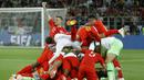 Para pemain Inggris merayakan kemenangan atas Kolombia pada babak 16 besar Piala Dunia di Stadion Spartak, Moskow, Selasa (3/7/2018). Inggris menang 1-1 (4-3) atas Kolombia. (AP/Victor Caivano)