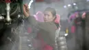 Pemimpin Kim Jong Un menyerukan rakyat Korea Utara untuk meningkatkan produksi dalam rangka meningkatkan standar hidup bangsa yang merupakan salah satu yang terendah di Asia, Pyongyang, Korea Utara (6/1). (AP/Wong Maye-E)