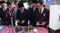 Bupati Anas Dorong Sekolah Persiapkan Diri Hadapi Revolusi Industri 4.0