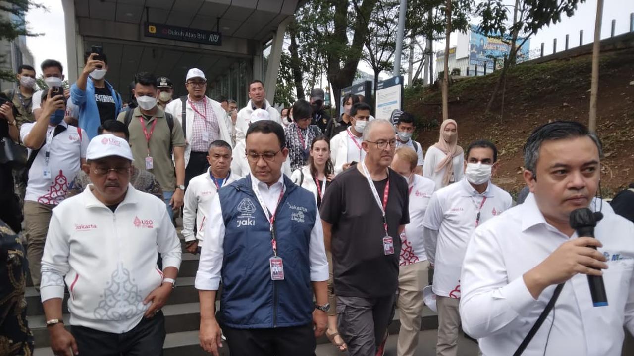 Gubernur DKI Jakarta Anies Baswedan mengajak para delegasi Urban 20 (U20) Mayors Summit untuk berkeliling Jakarta pada Senin (29/8/2022).