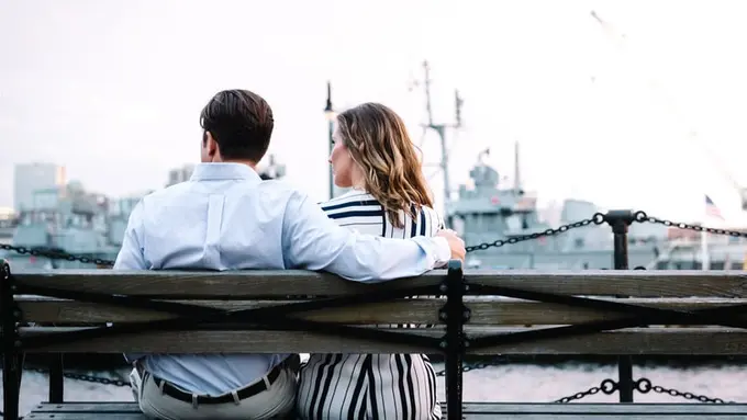 [Bintang] 5 Zodiak Ini Ngaku Pasangan Setia? Kamu Yakin?