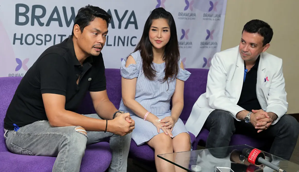 Ia mengaku tak takut berat badannya berlebihan, lantaran melahirkan secara normal. "Walaupun nggak banyak berubah pasti ada perubahan bentuk perut. Tapi karena normal, proses pemulihannya lebih cepat," tuturnya. (Deki Prayoga/Bintang.com)