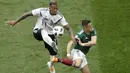 3. Jerome Boateng (Jerman) - Sisi pertahanan menjadi perhatian Jose Mourinho pada musim lalu. Bek tangguh Bayern Munchen ini diprediksi menjadi salah satu incaran untuk menjadi penjaga lini belakang Setan Merah. (AP/Michael Probst)