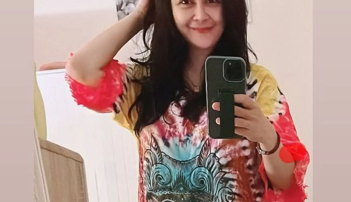 Meski demikian 2 bulan usai melahirkan buah hati keduanya, fisiknya kembali langsing seperti dulu.(instagram.com/uutpermatasari)