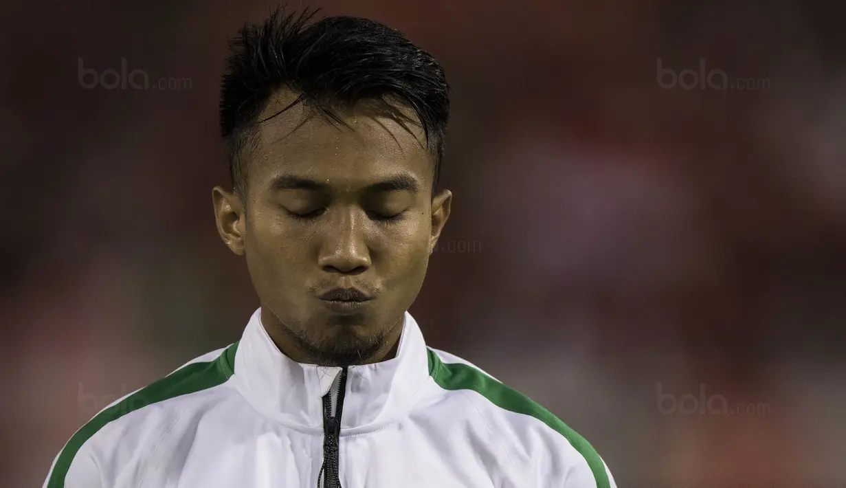 Gelandang Timnas Indonesia, Muhammad Hargianto, tegang sebelum melawan Vietnam pada laga SEA Games di Stadion MPS, Selangor,Selasa (22/8/2017). Kedua negara bermain imbang 0-0. (Bola.com/Vitalis Yogi Trisna)