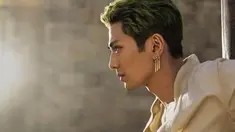 Mackenyu Arata, pemeran Zoro di live action One Piece. Mackenyu sukses curi perhatian karena penampilannya yang cool layaknya sosok Roronoa Zoro. Zoro versi live action One Piece ini menjadi pusat perhatian pencinta One Piece. (Liputan6.com/IG/netflix)