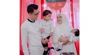 Nycta Gina dan Kinos Masih Harus Adaptasi Untuk Mengurus Kedua Anaknya