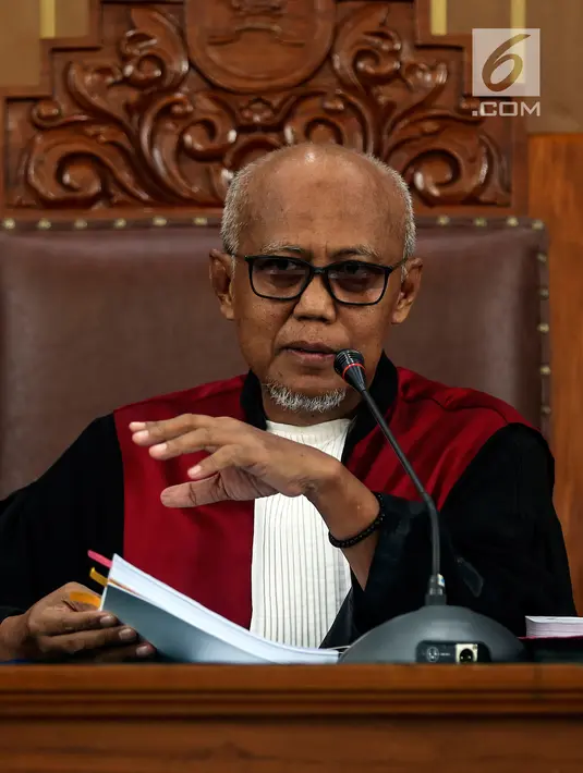 Hakim tunggal Achmad Guntur memimpin jalannya sidang permohonan praperadilan tersangka kepemilikan senjata ilegal Kivlan Zen di PN Jakarta Selatan, Selasa (30/7/2019). Sidang kali ini tidak dihadiri oleh Kivlan Zen selaku pemohon. (Liputan6.com/JohanTallo)